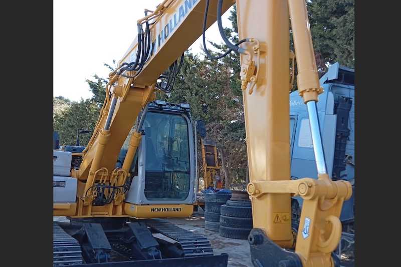 OmecoHub - Immagine NEW HOLLAND E135B